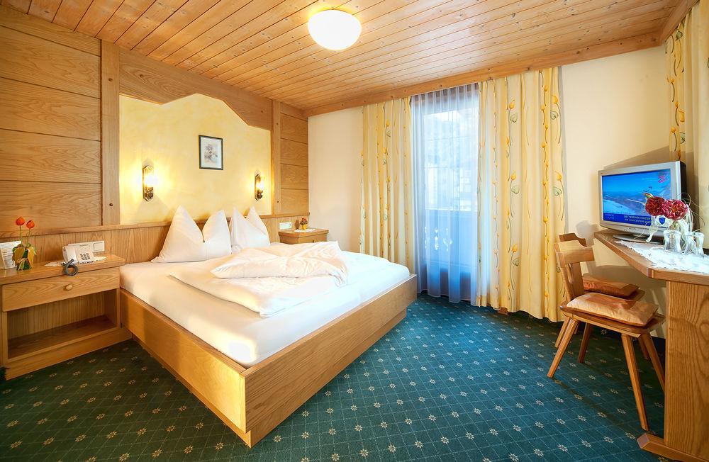 Hotel Koessler Тукс Екстер'єр фото